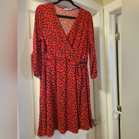 Red dress with heart print - Picture 1 of 3